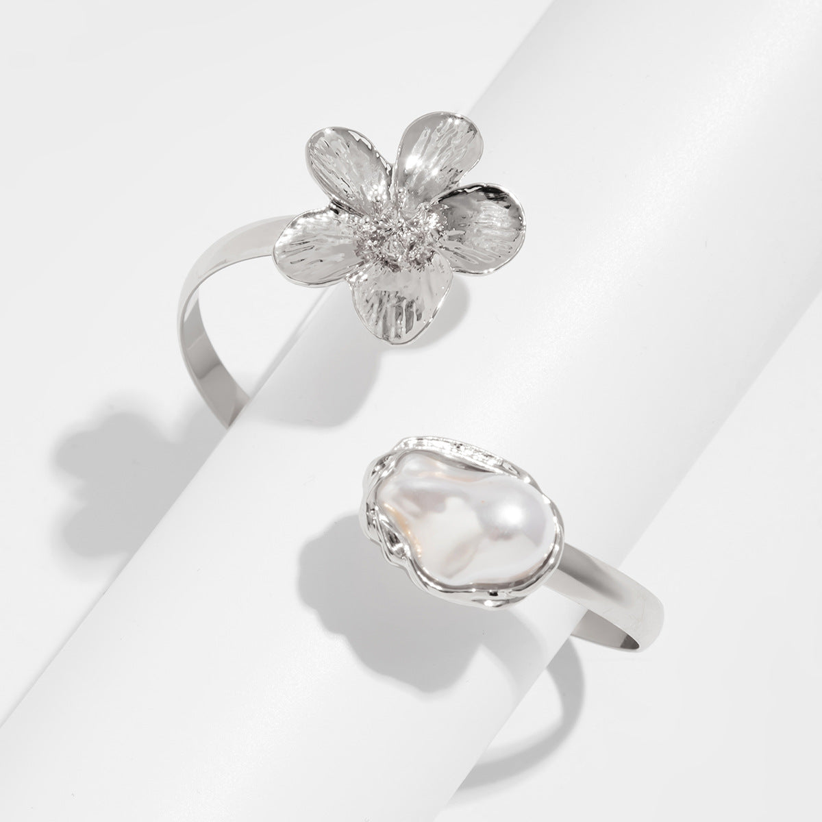 Planderful Vienna Verve Bracelet – Elegant Asymmetrical Design with Imitation Pearls