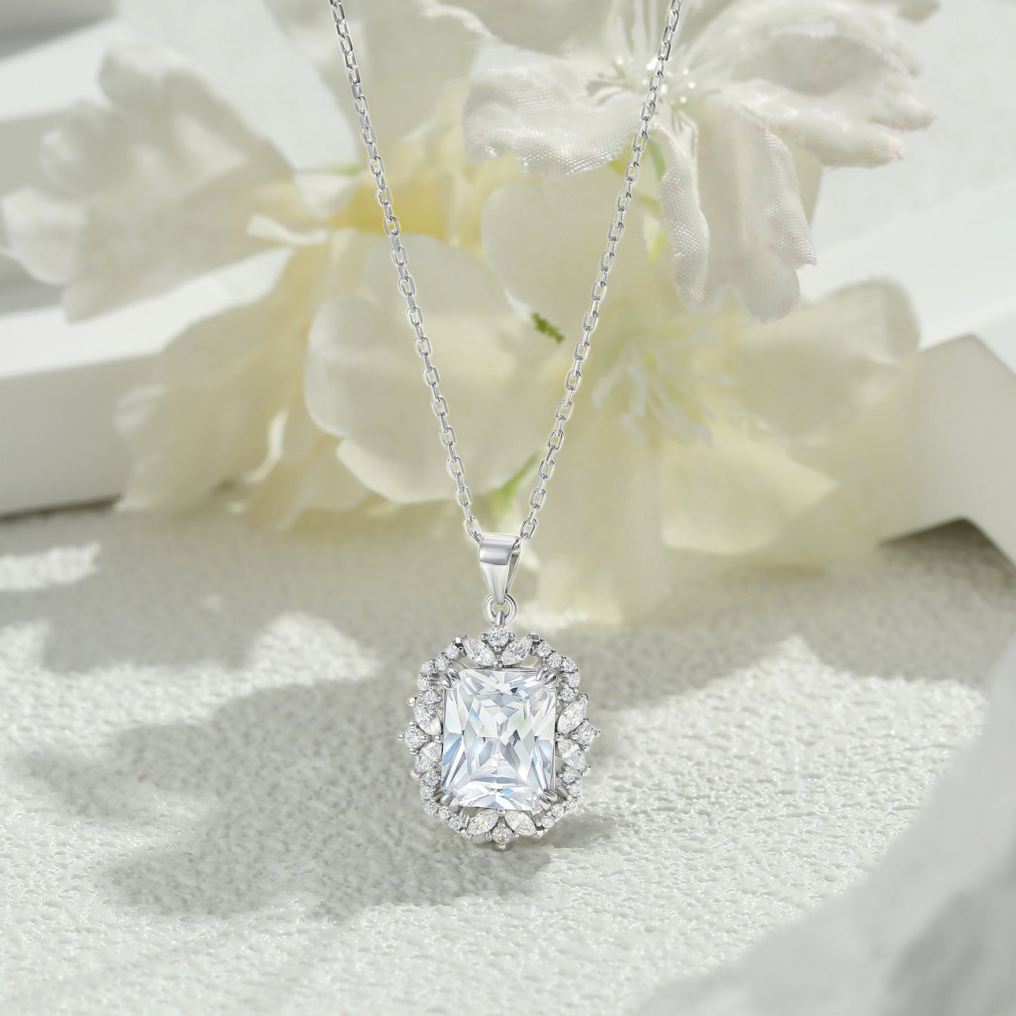 Planderful S925 Sterling Silver Necklace For Women 4ct Zircon Pendant Everyday Genie Light Luxury