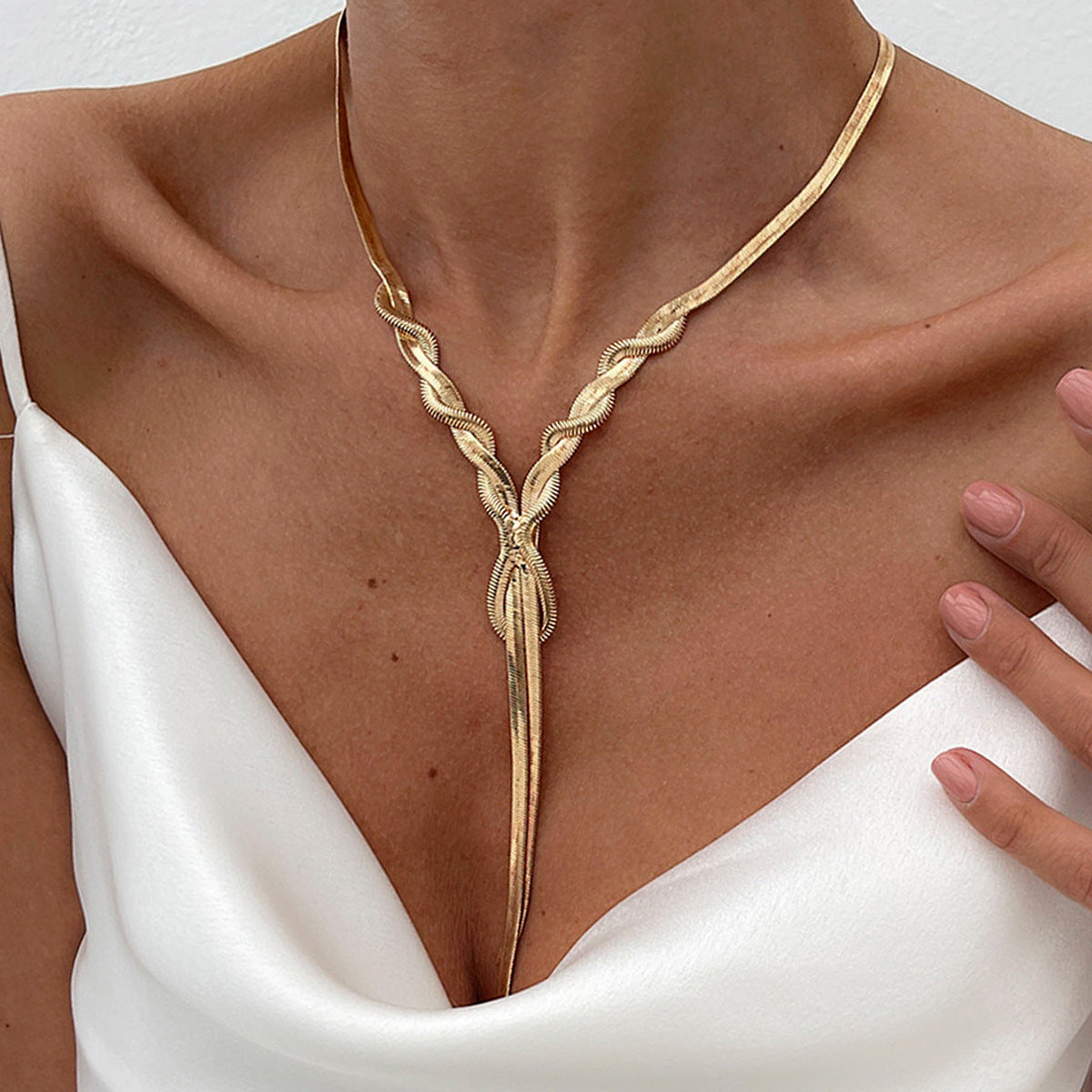 Planderful Vienna Verve Necklace – Elegant Irregular Design