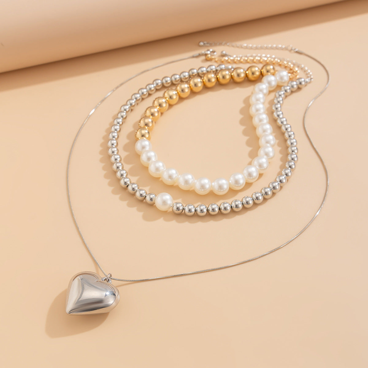 Mixed-Color Heart Pearl-Style Necklace