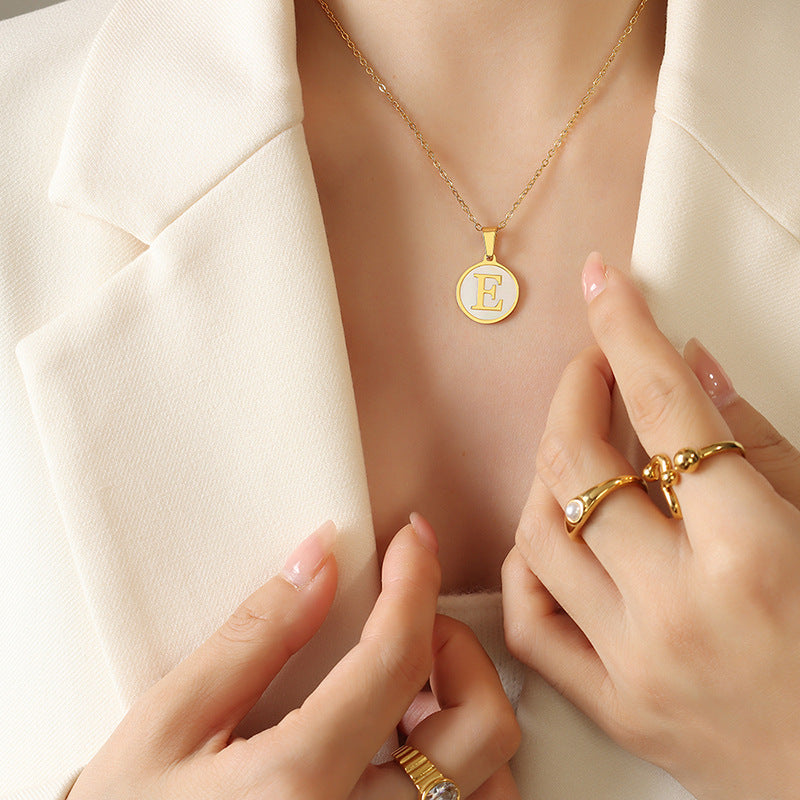Stylish White Sea Shell Round Necklace with Metal Chain