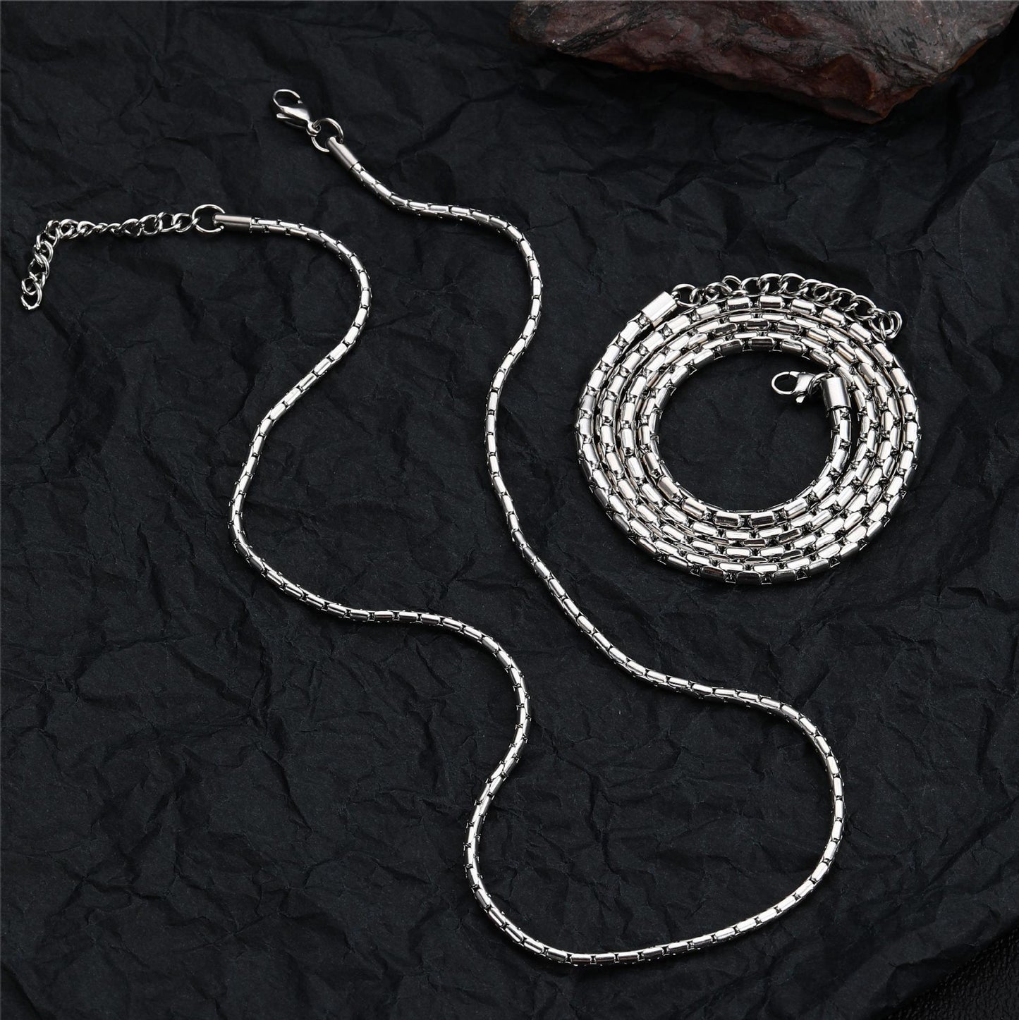 Planderful Jewelry Minimalist Titanium Necklace