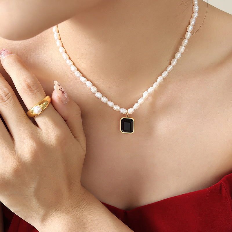 Timeless Retro Pearl Necklace with Crystal Pendant - European and American Jewelry