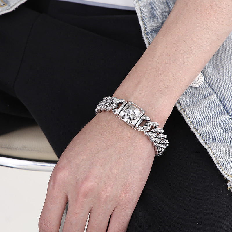 Vibrant Retro Skull Titanium Steel Men's Bracelet for Bold Style