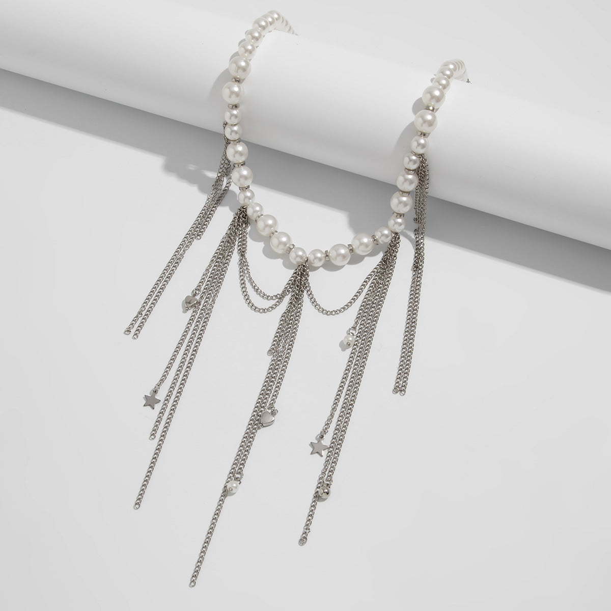 Planderful Vienna Verve Necklace – Elegant Imitation Pearl Design