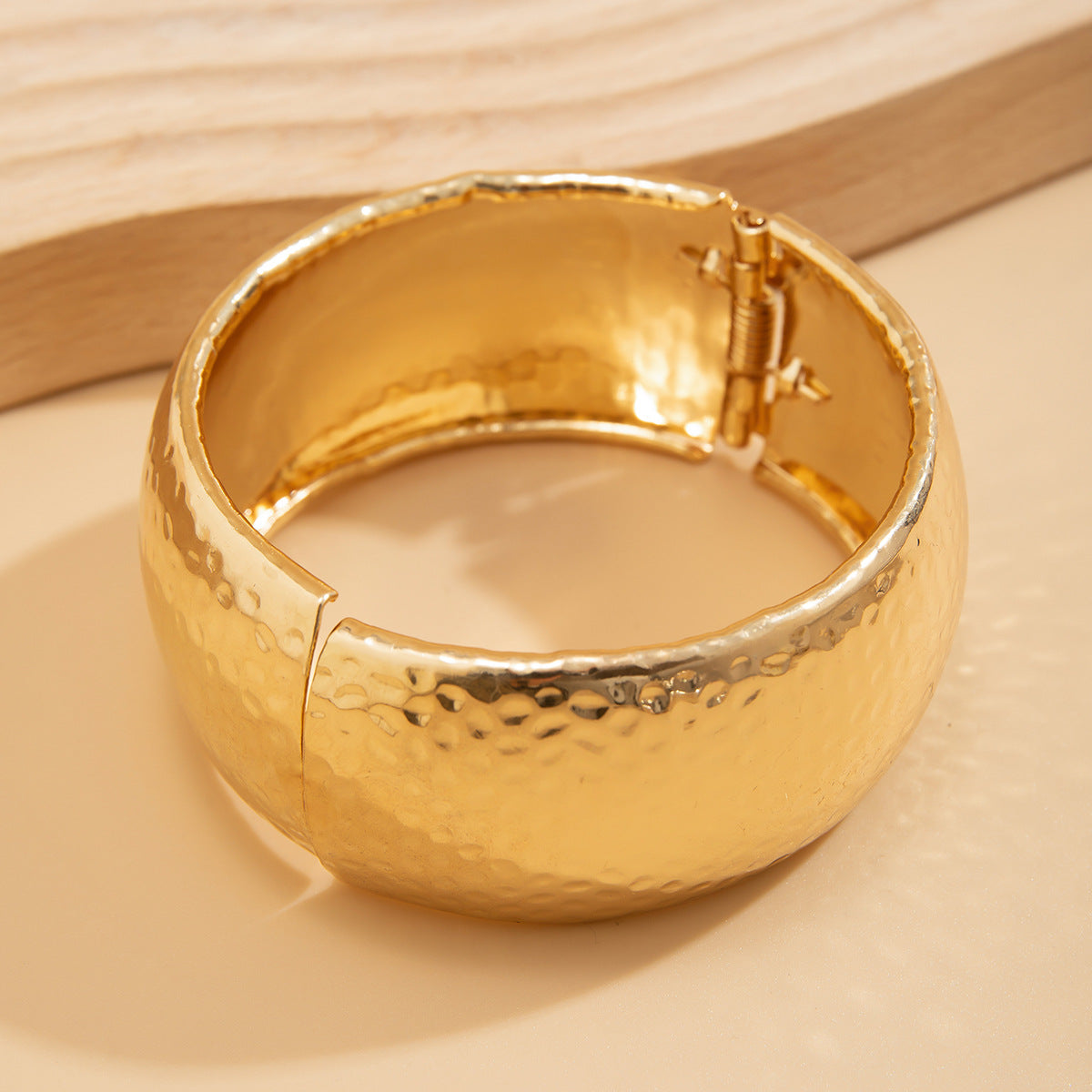 Planderful Vienna Verve Geometric Rhombus Metal Bracelet for Bold Fashion Lovers Industrial Statement Jewelry