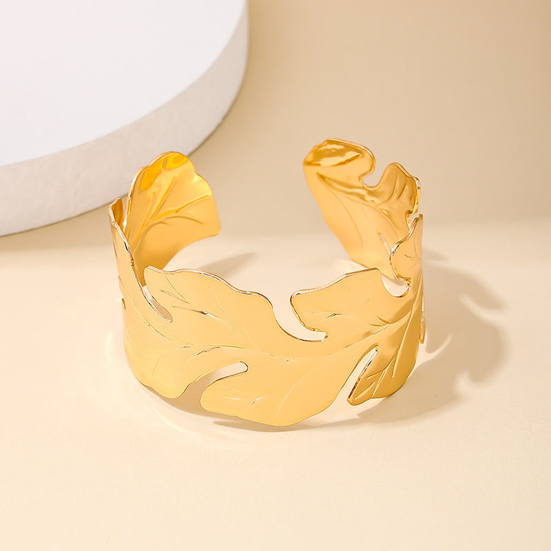 Exaggerated Leaf Design Statement Bracelet - Retro Chic Jewelry Piece