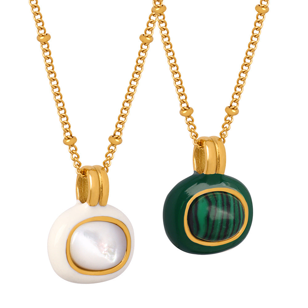 Regal Retro European-Inspired Pendant Necklace with Malachite Shell Detail