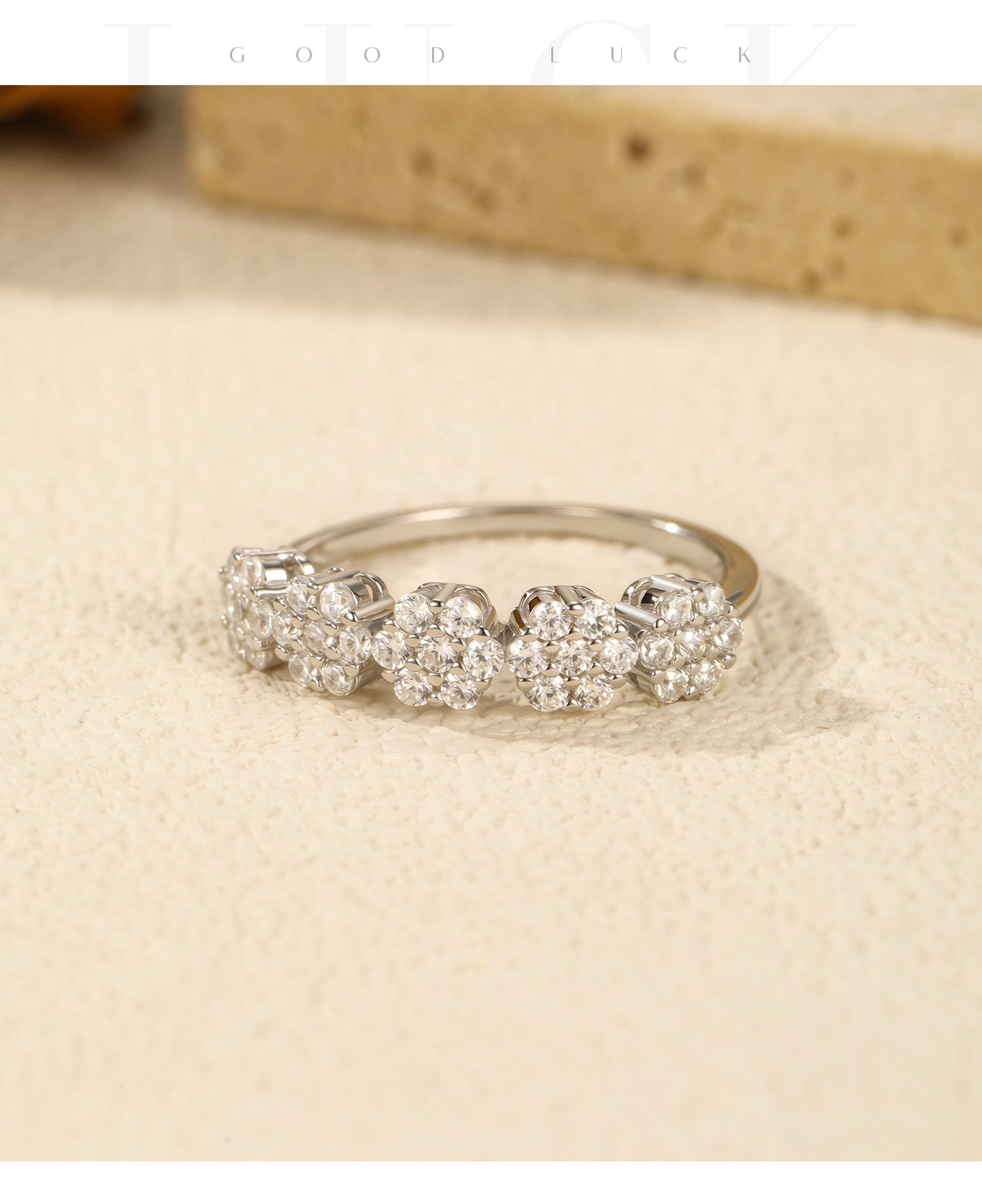 Planderful Everyday Genie Ring – Sparkling Zircon Flower Design