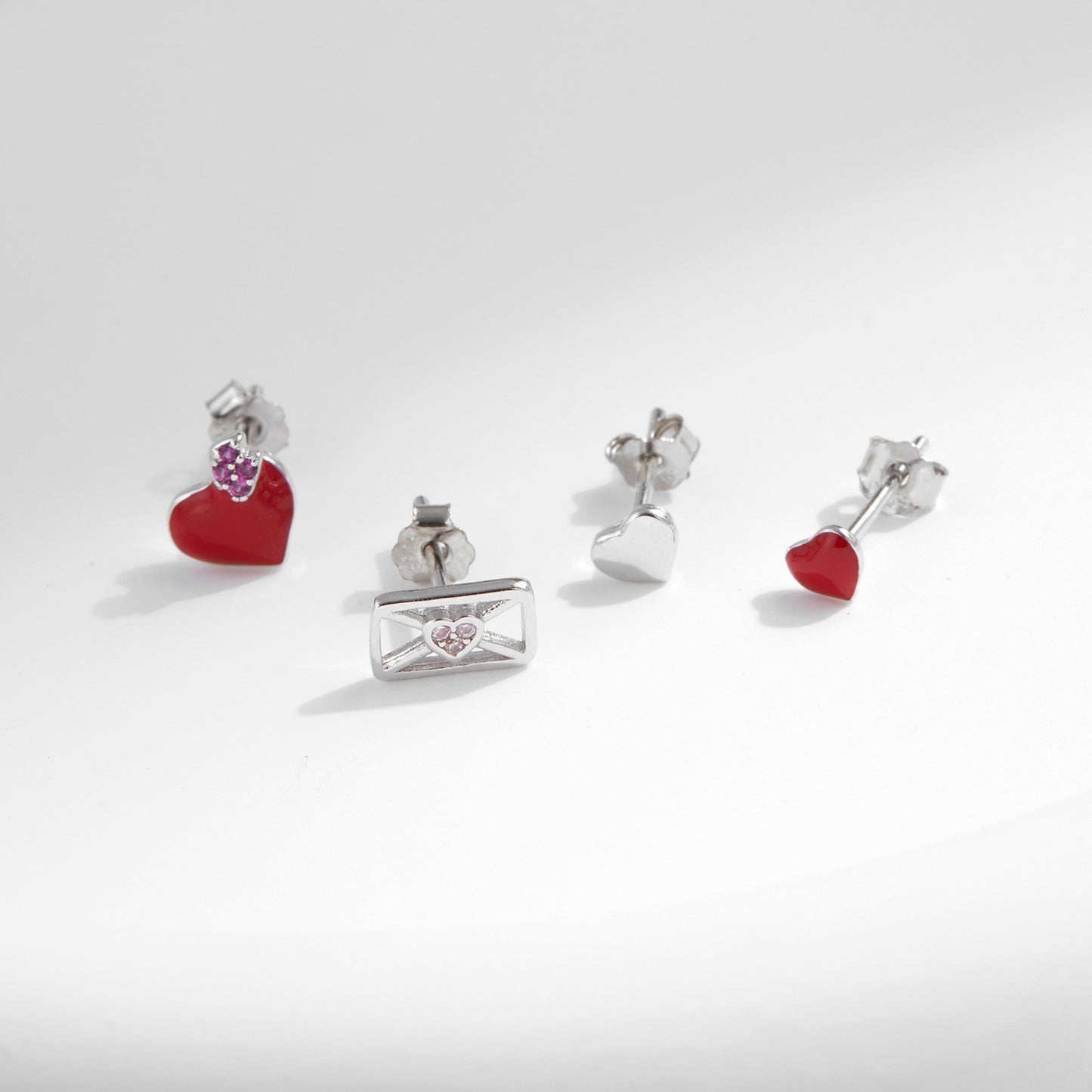 Planderful Everyday Genie Earrings – Charming Peach Heart Love Letter Design