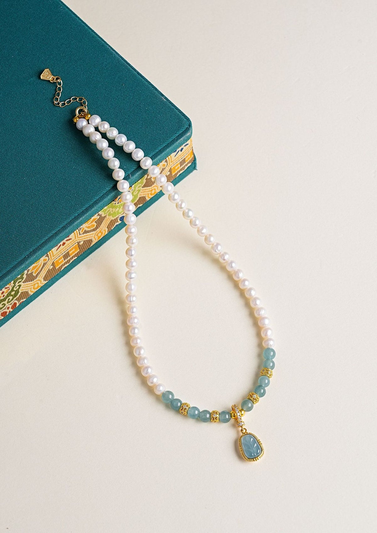 Freshwater Pearl Jade Pearl Pendant Necklace