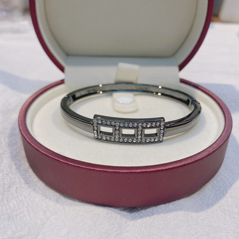 Dazzling Charm Bracelet - Exquisite Korean Jewelry for Women