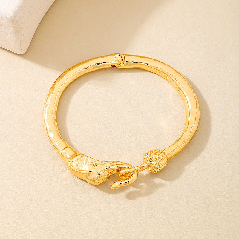 Planderful Vienna Verve Bracelet – Fashionable Retro Metal Elephant Design