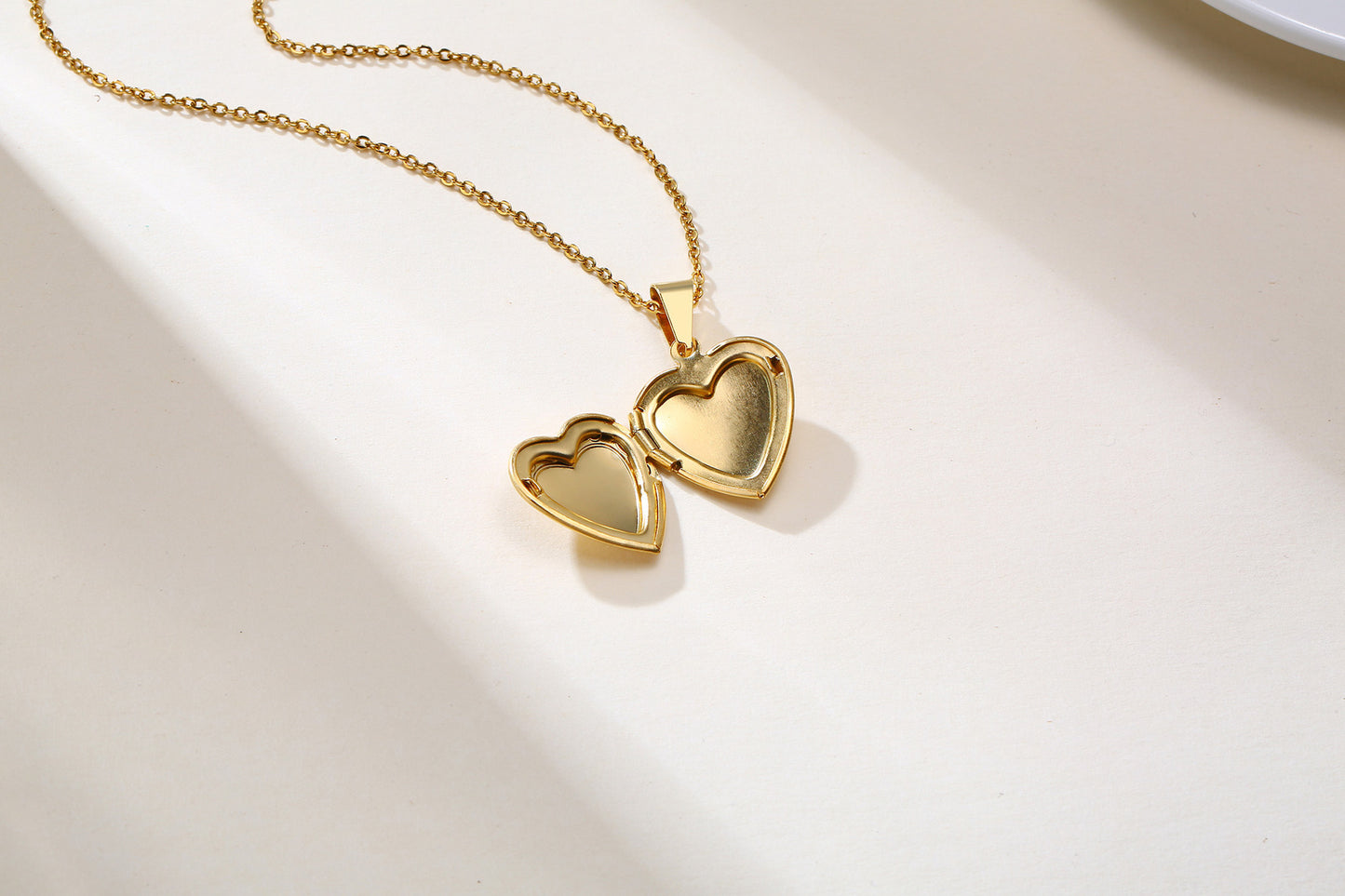 European And American Heart-Shaped Zircon Gold Necklace