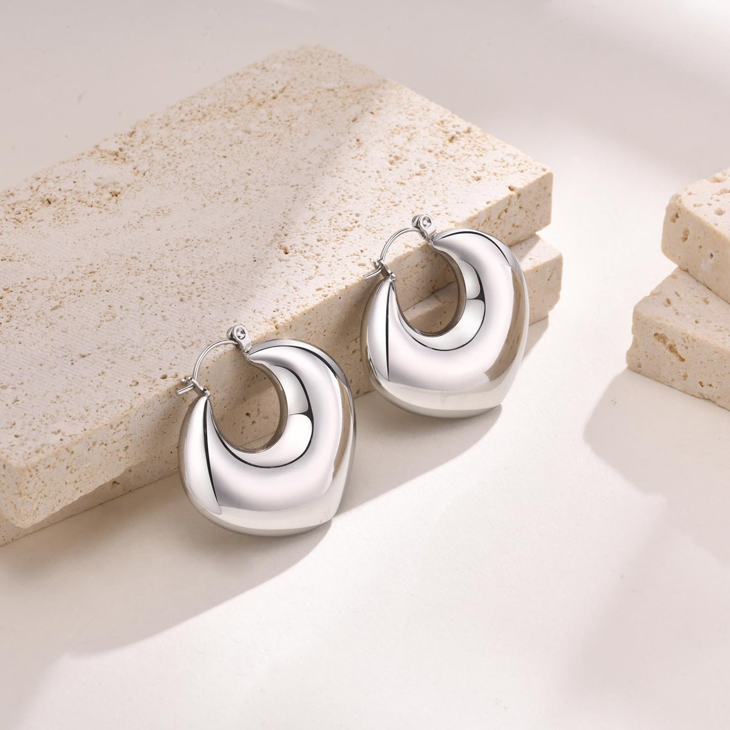 Stainless Steel Women's French Fashion Hollow Peach Heart Earrings