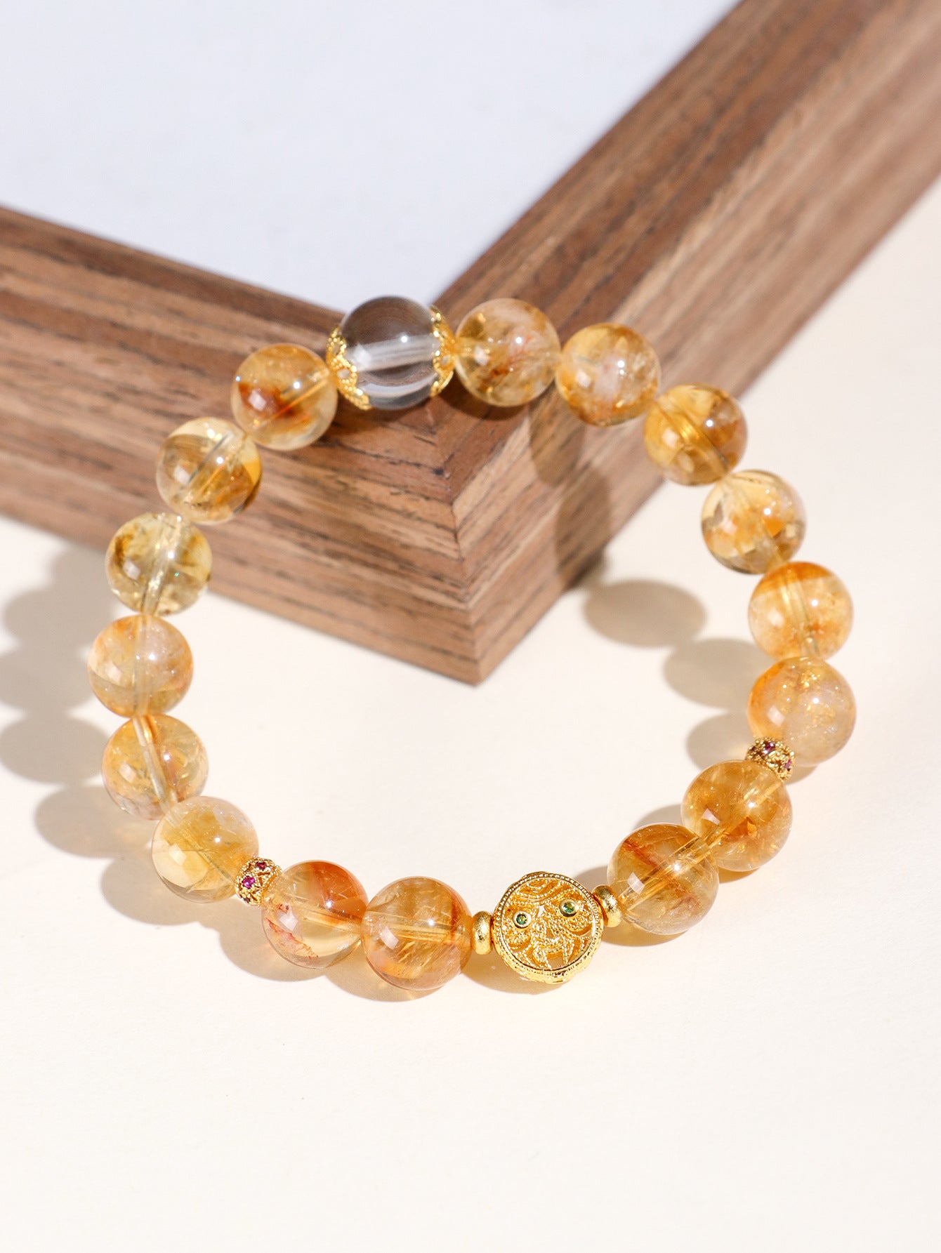 Planderful Fortune's Favor Bracelet – Elegant White Crystal Design