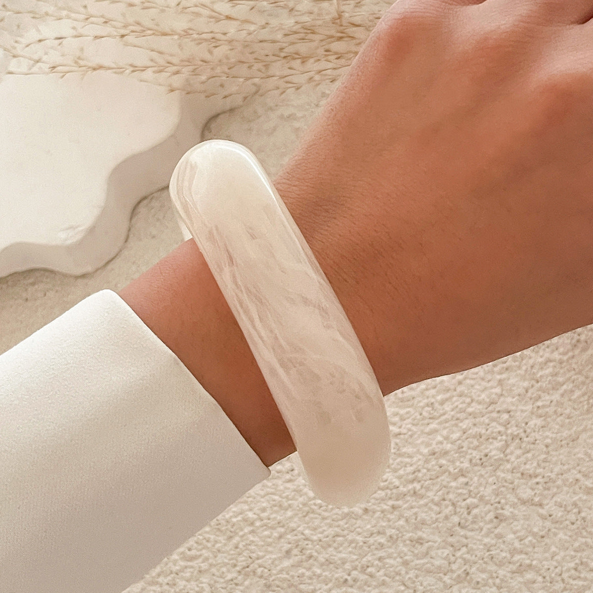 Planderful Vienna Verve Metal Bracelet For Women Smooth Surface Statement Jewelry