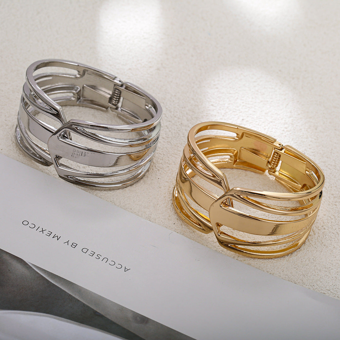 Planderful Vienna Verve Bracelet – Exaggerated Electroplating with Light Luxury Design