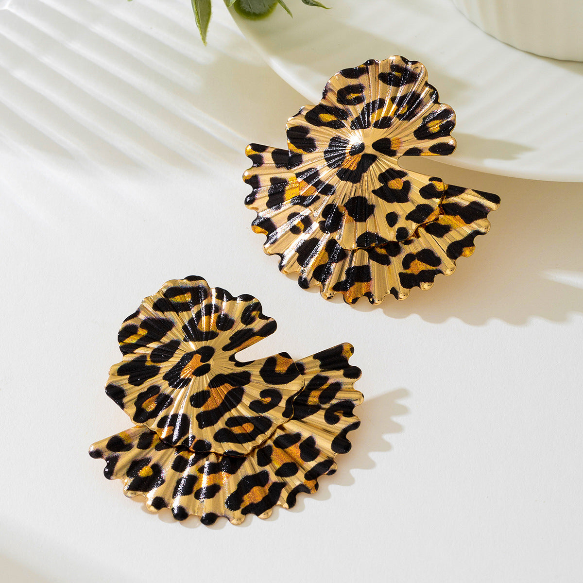 Planderful Vienna Verve Earrings – Fashionable Retro Leopard Print Design