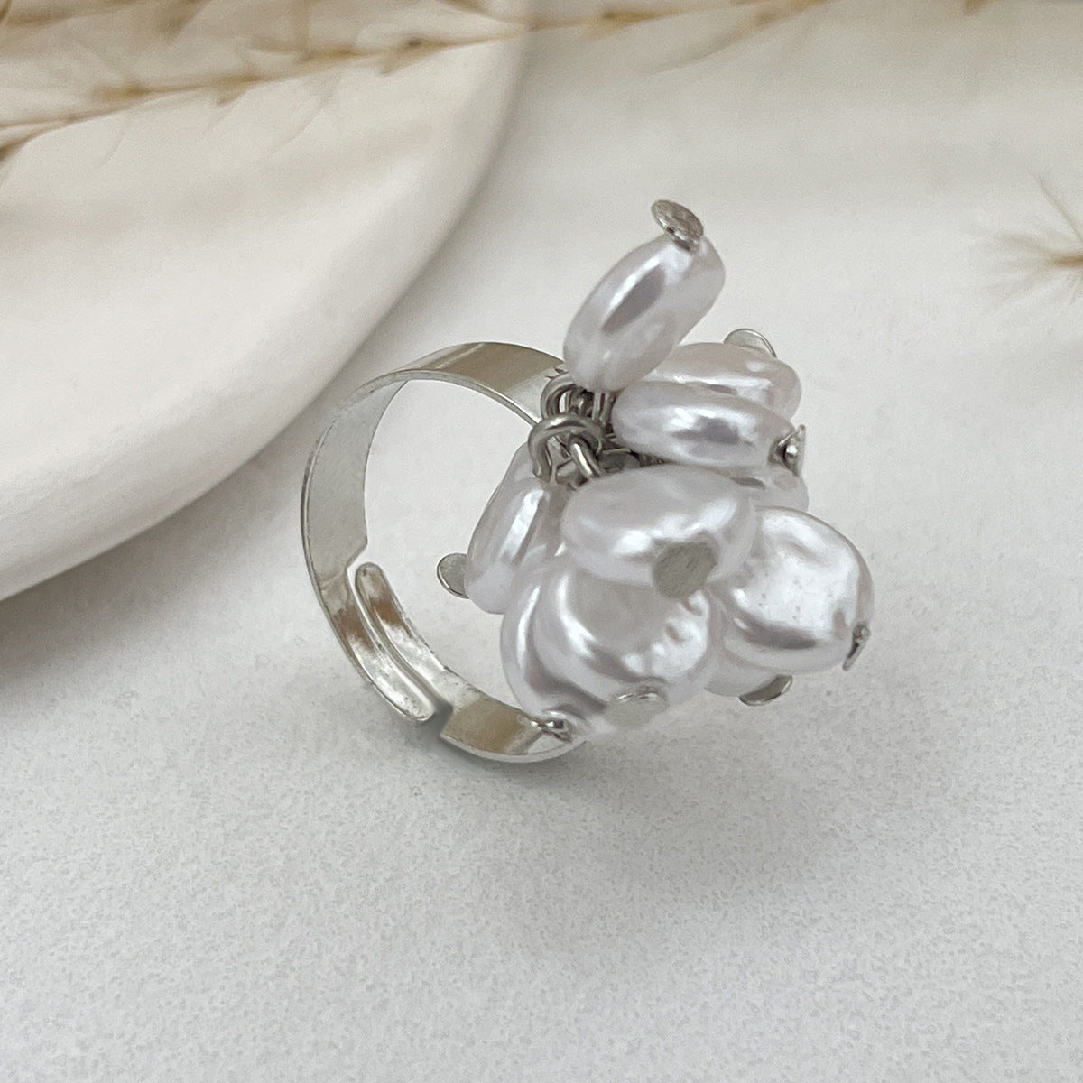 Planderful Vienna Verve Ring – Elegant Flower Design with Imitation Pearl