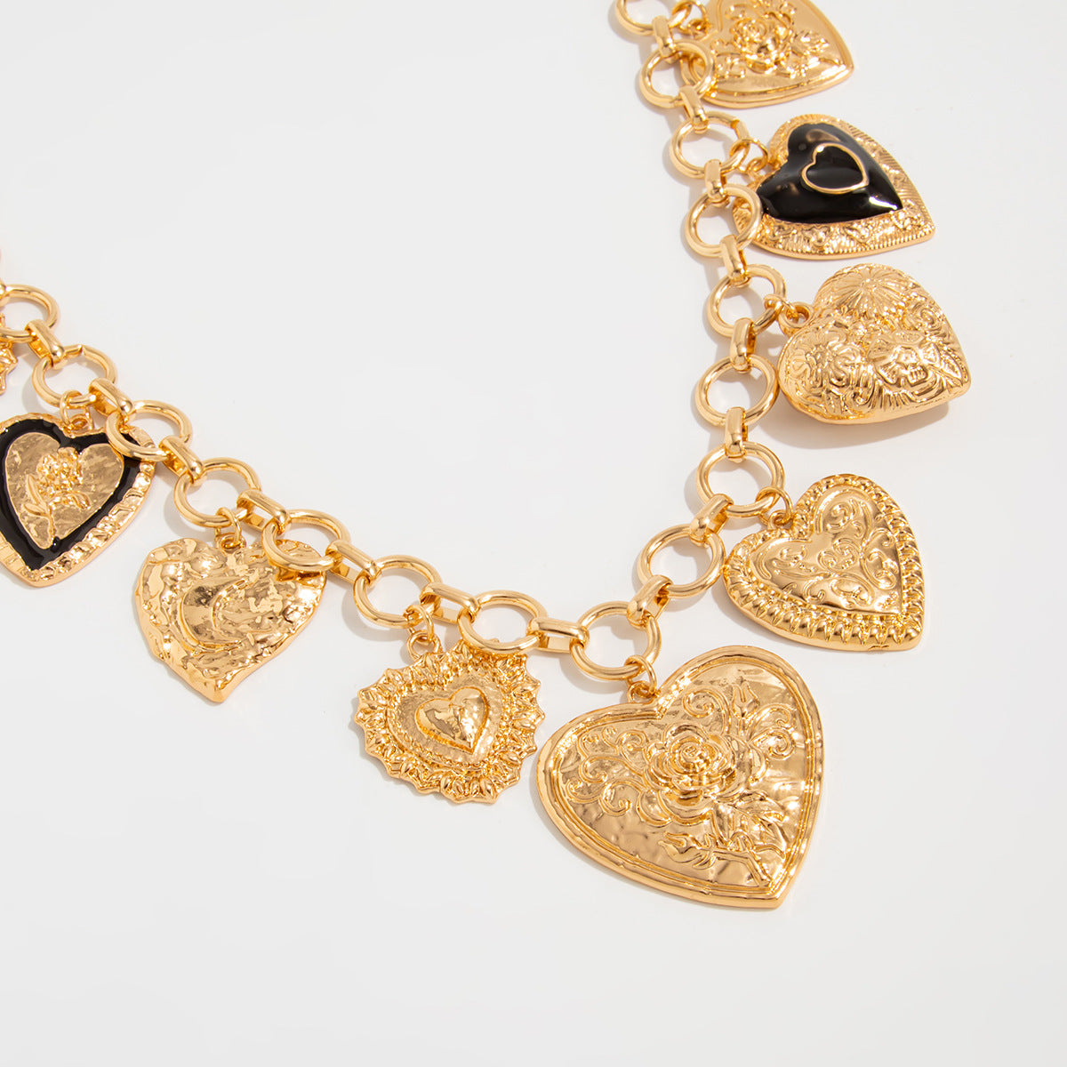 Planderful Vienna Verve Necklace – Personalized Love-Shaped Pendant