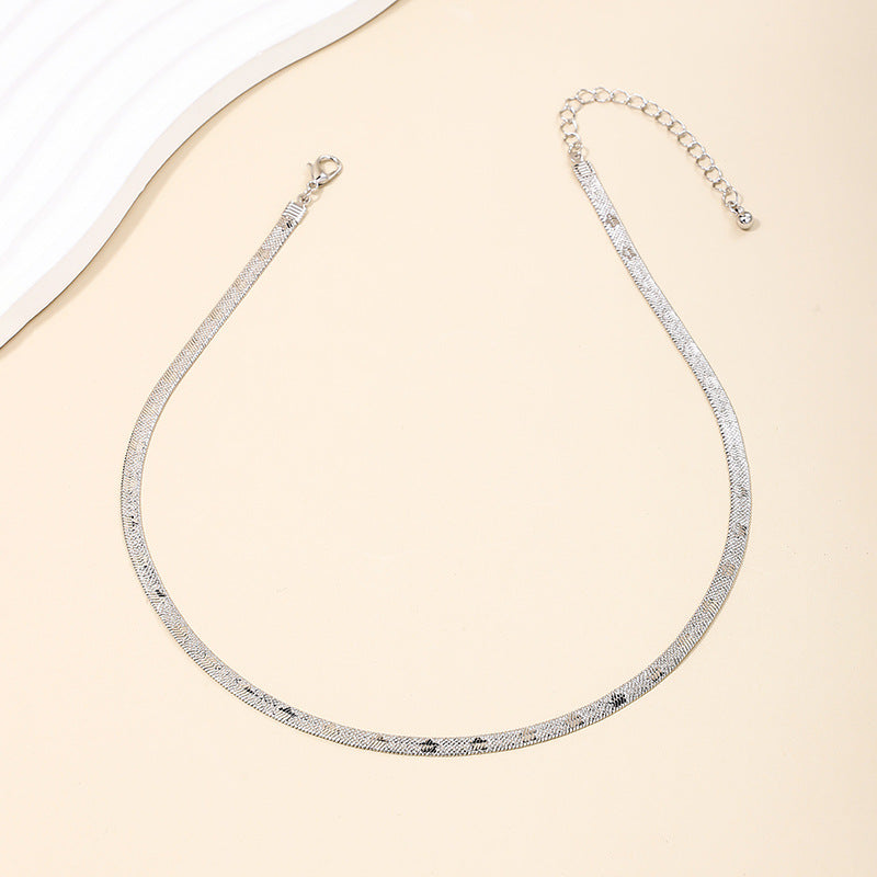 Ladies' Four-Leaf Clover Necklace with High-Quality Metal Pendant