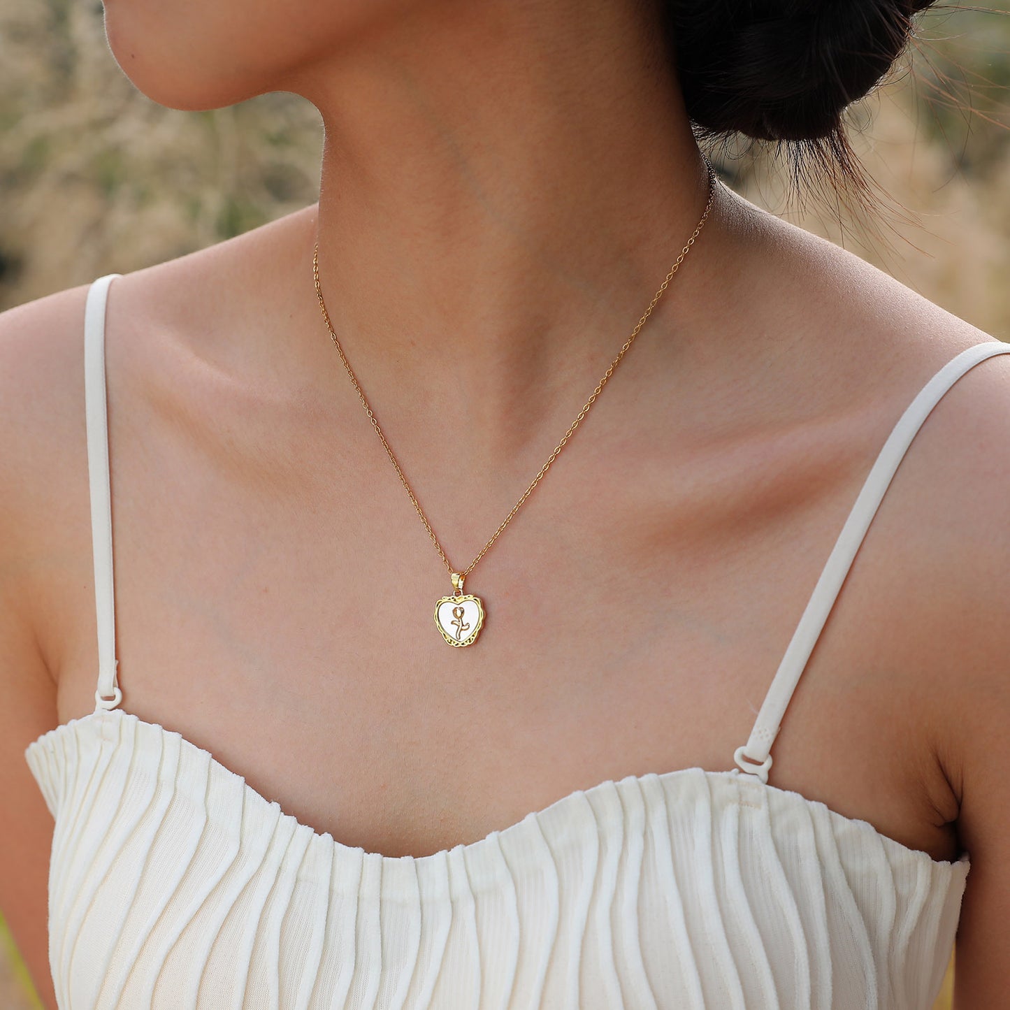 Heart Rose Shell Pendant Necklace for Ladies Fashion Accessories