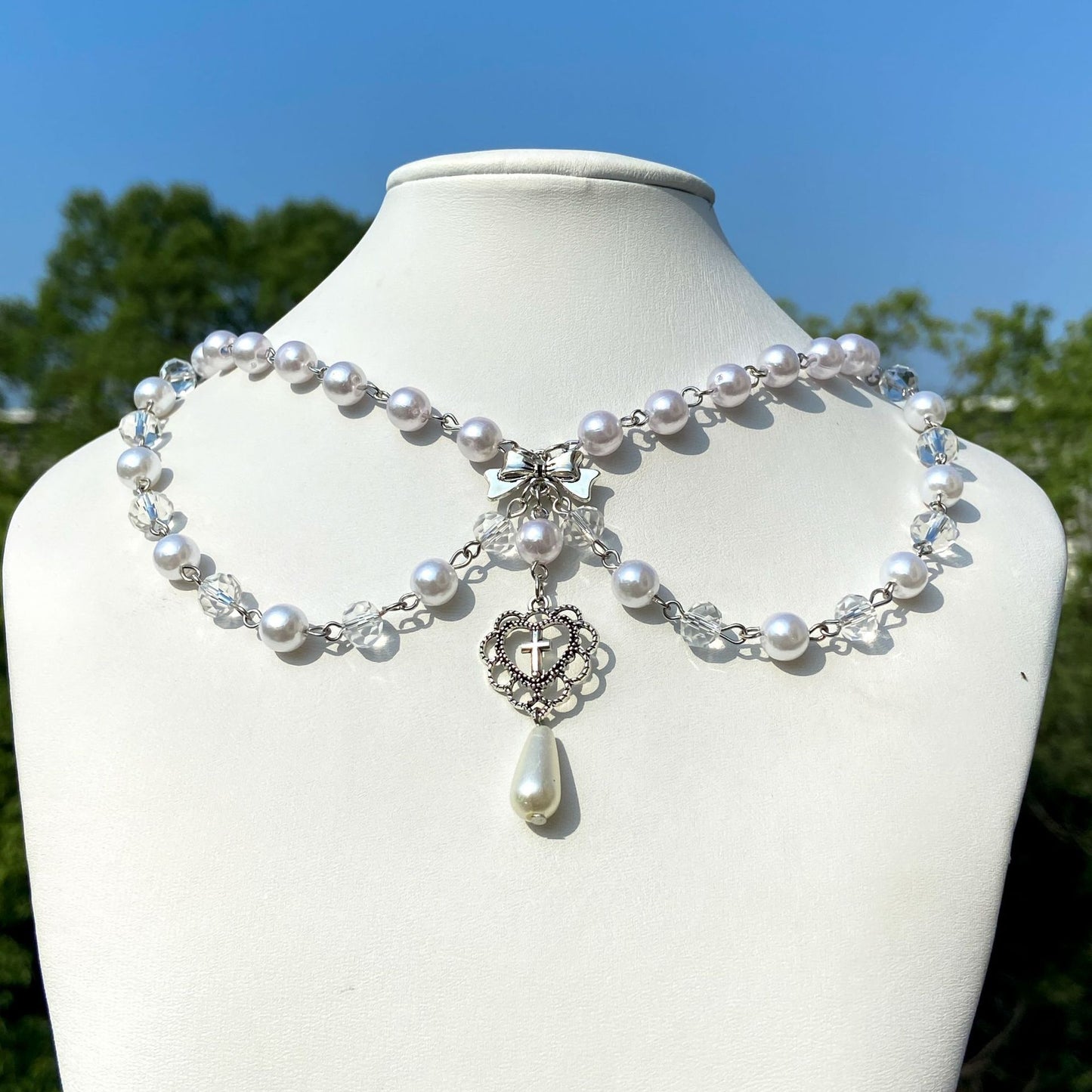 Planderful Vienna Verve Necklace – Elegant Imitation Pearl Design