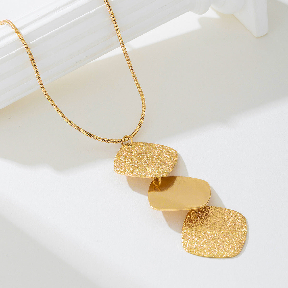 Planderful Vienna Verve Necklace – Fashionable and Versatile Design