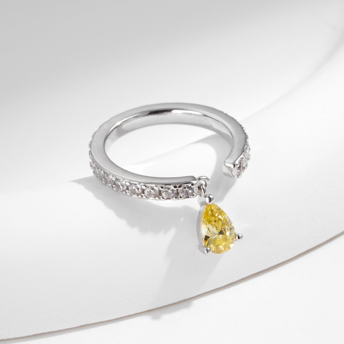 Planderful Gala Fireworks Ring – Stunning Yellow Zircon Water Drop Design