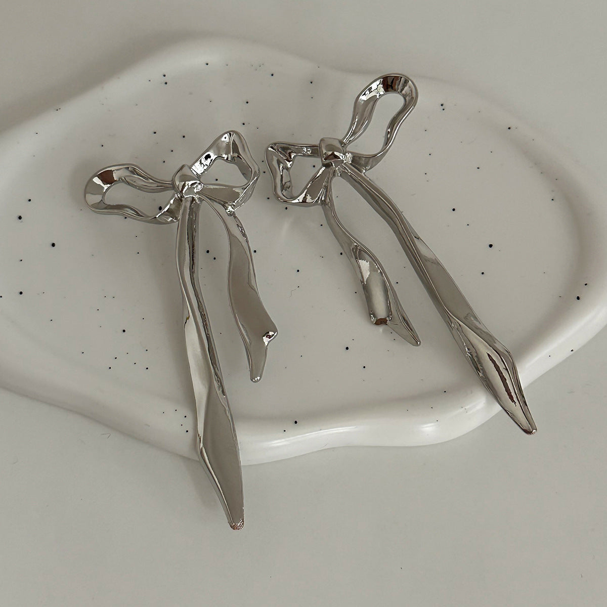 Planderful Vienna Verve Earrings – Sweet and Stylish Irregular Flower Design