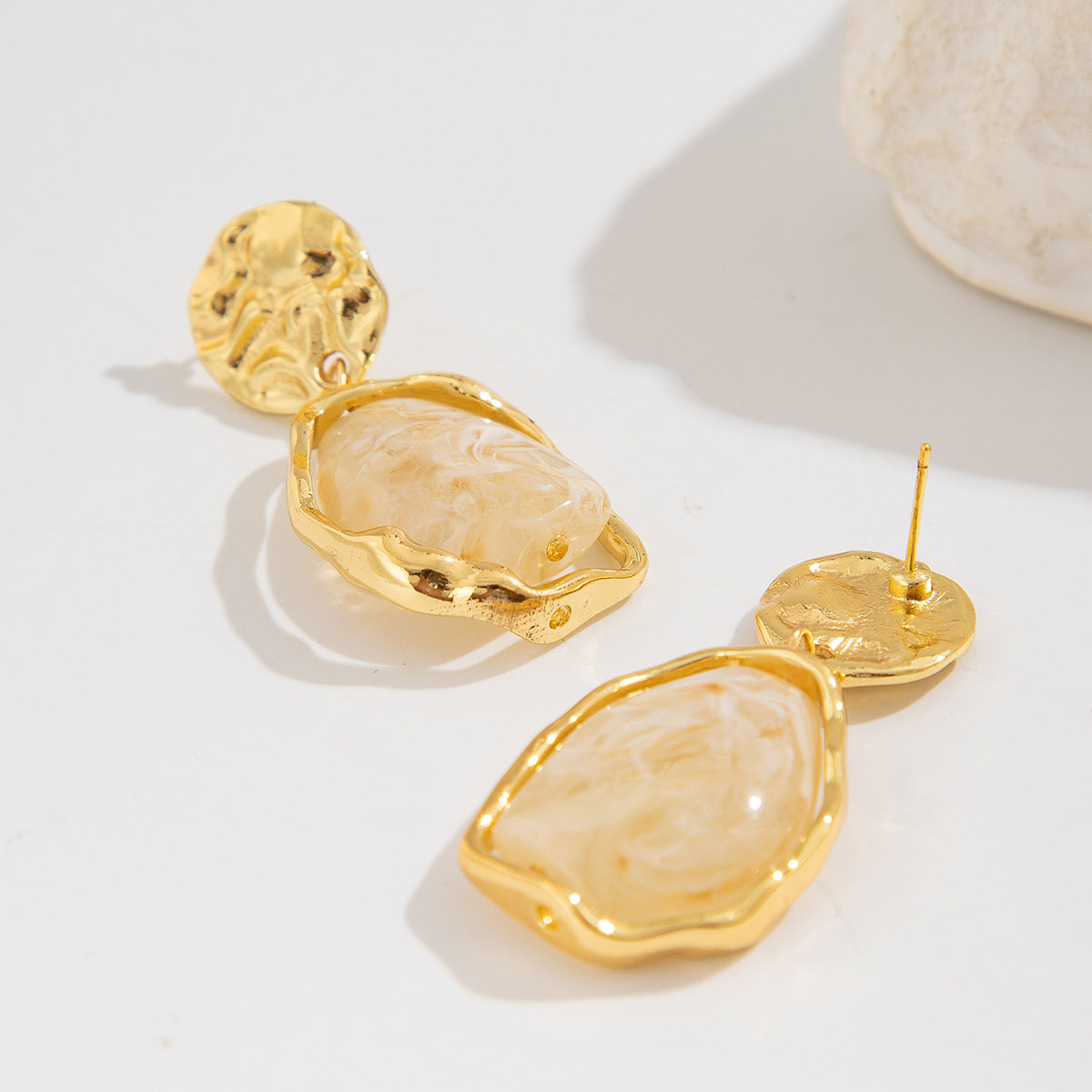 Planderful Vienna Verve Geometric Resin Earrings For Women Personalized Retro Inlaid Pendant Statement Jewelry