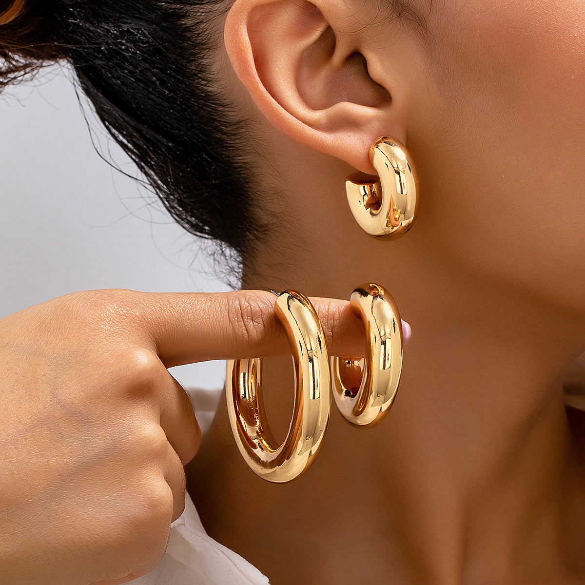 Planderful Vienna Verve Earrings Set – Stylish Retro C-Shaped Design