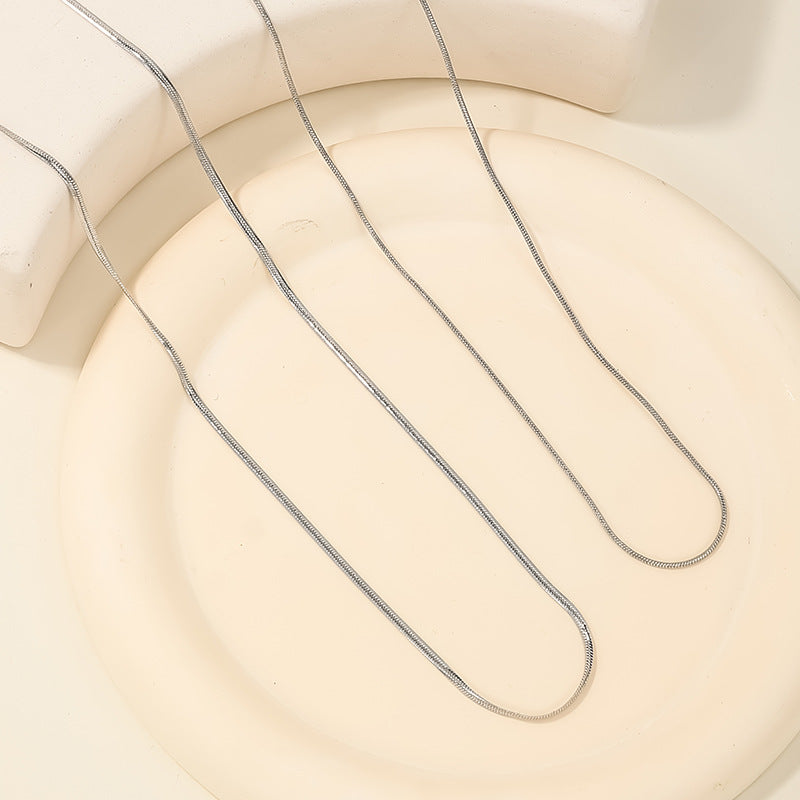 Chic Minimalist Women's Necklace Set with a Touch of Elegance