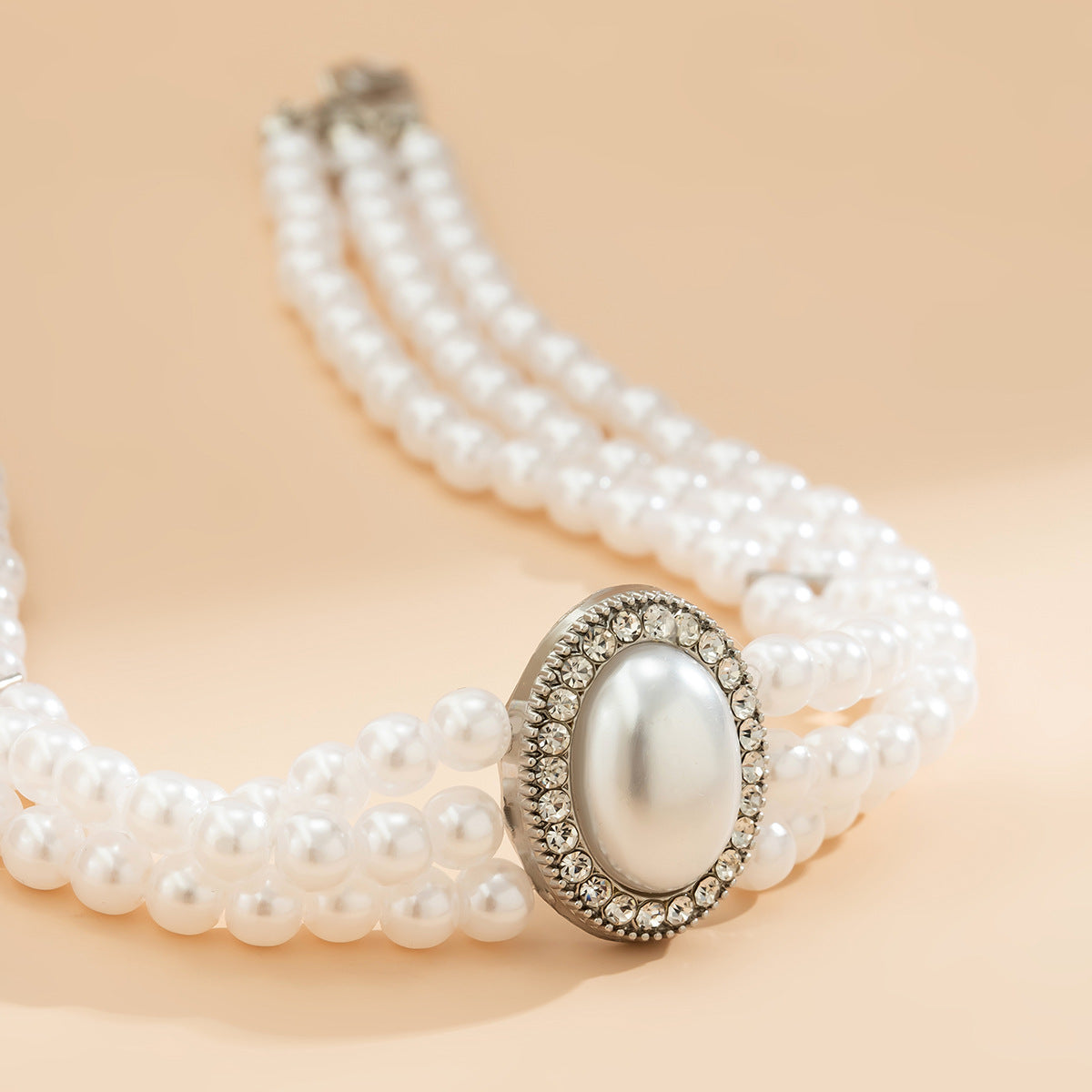 Elegant Layered Imitation Pearl Necklace with Circular Pendant