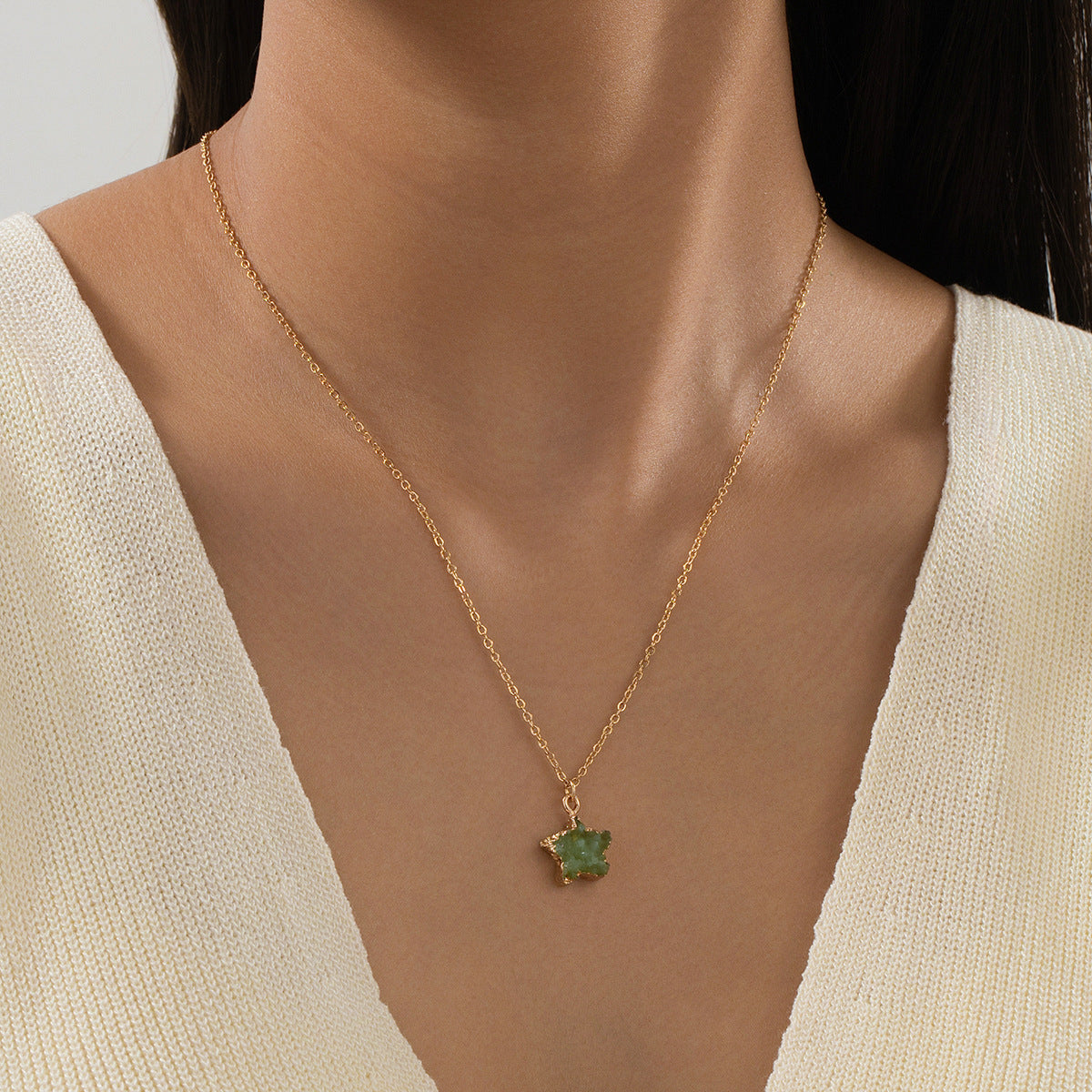 Planderful Vienna Verve Necklace – Stylish Minimalist Metal Chain with Cute Green Star Pendant