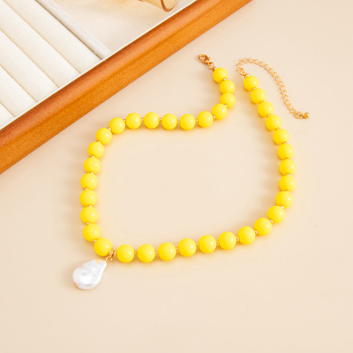 Colored Round Beads Pearl Necklace Dopamine Beaded Holiday Wind Necklace
