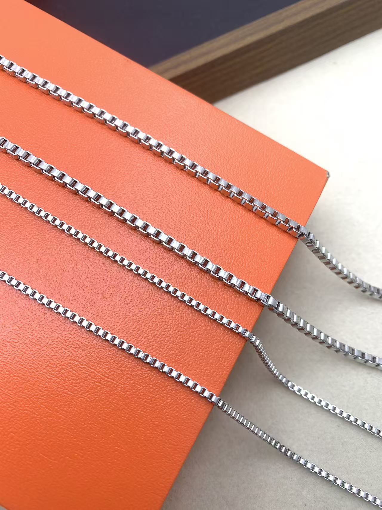 Planderful Jewelry Everyday Genie Stainless Steel Box Chain Necklace 18K Gold Plated Finish