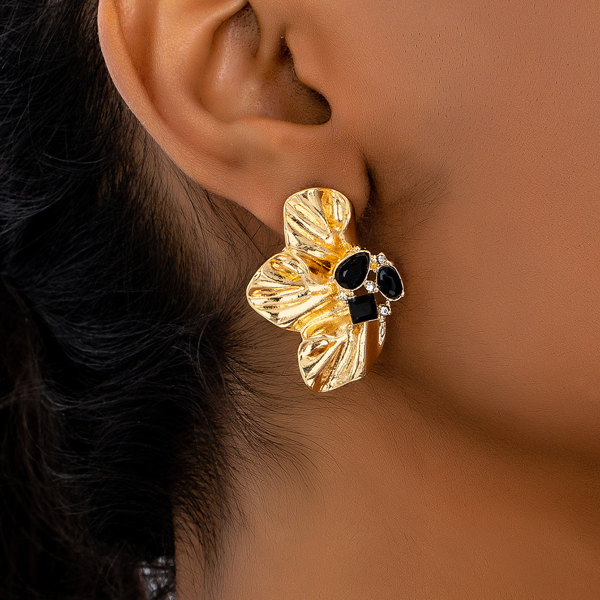 Planderful Vienna Verve Earrings – Fashionable Rhinestone Flower Design