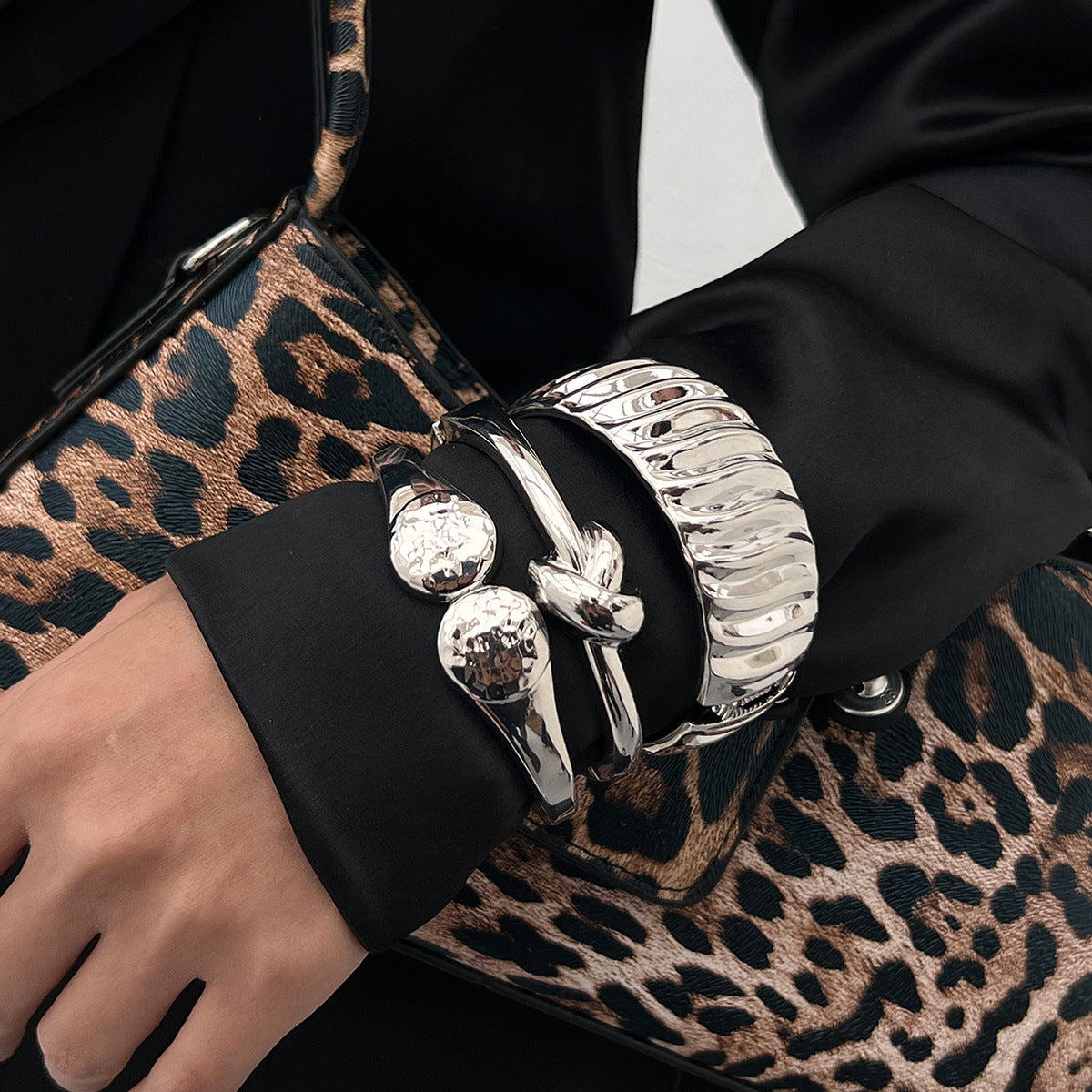 Planderful Vienna Verve Bracelet – Stylish Knotted Design