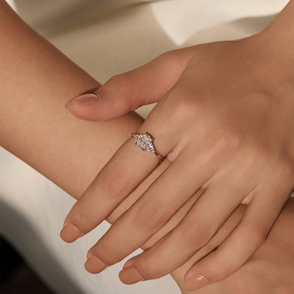 S925 Sterling Silver Brilliant Moissanite Statement Ring