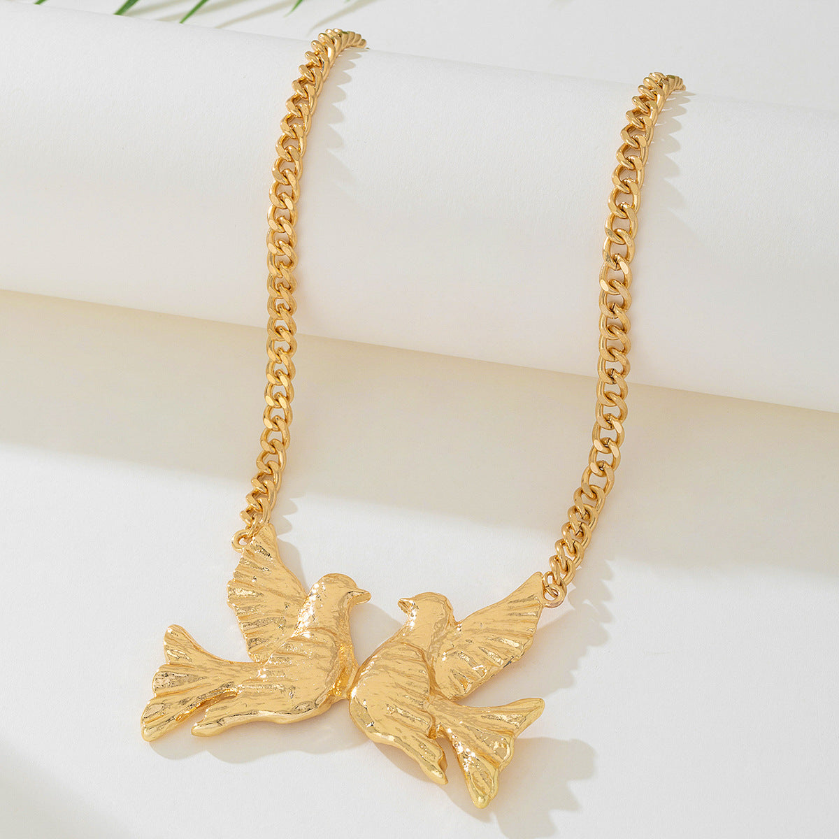 Planderful Vienna Verve Necklace – Exaggerated Fun Hip-Hop Design