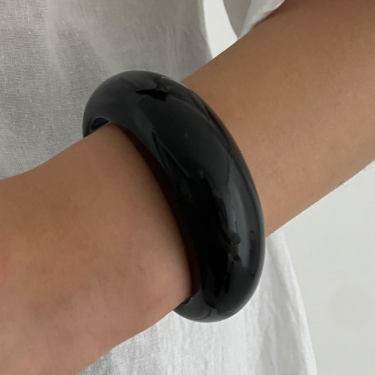 Design Light-Sensitive Surface Ring Opening Bracelet Smudging Irregular Bracelet