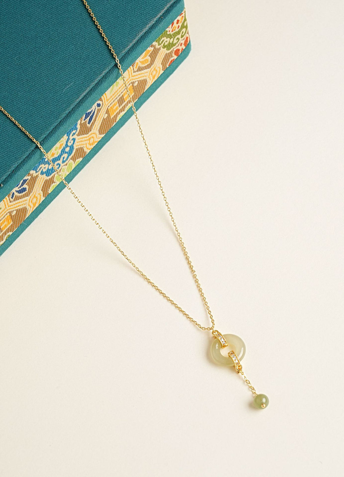 Hetian Jade & Freshwater Pearl Peace Buckle Set