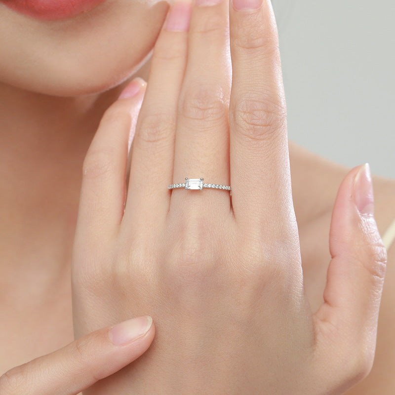Elegant Sterling Silver Zircon Ring