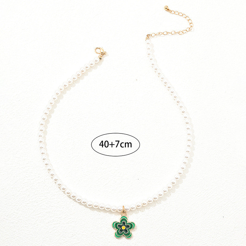 Elegant Parisian Pearl Collar Necklace with Retro Floral Pendant