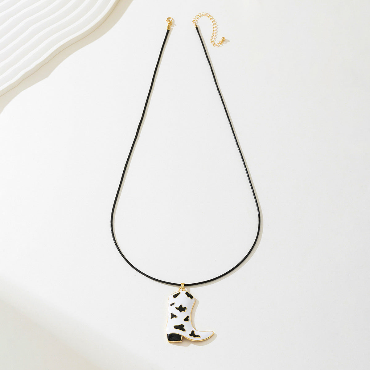 Planderful Vienna Verve Necklace – Stylish Metal Western Cowboy Design