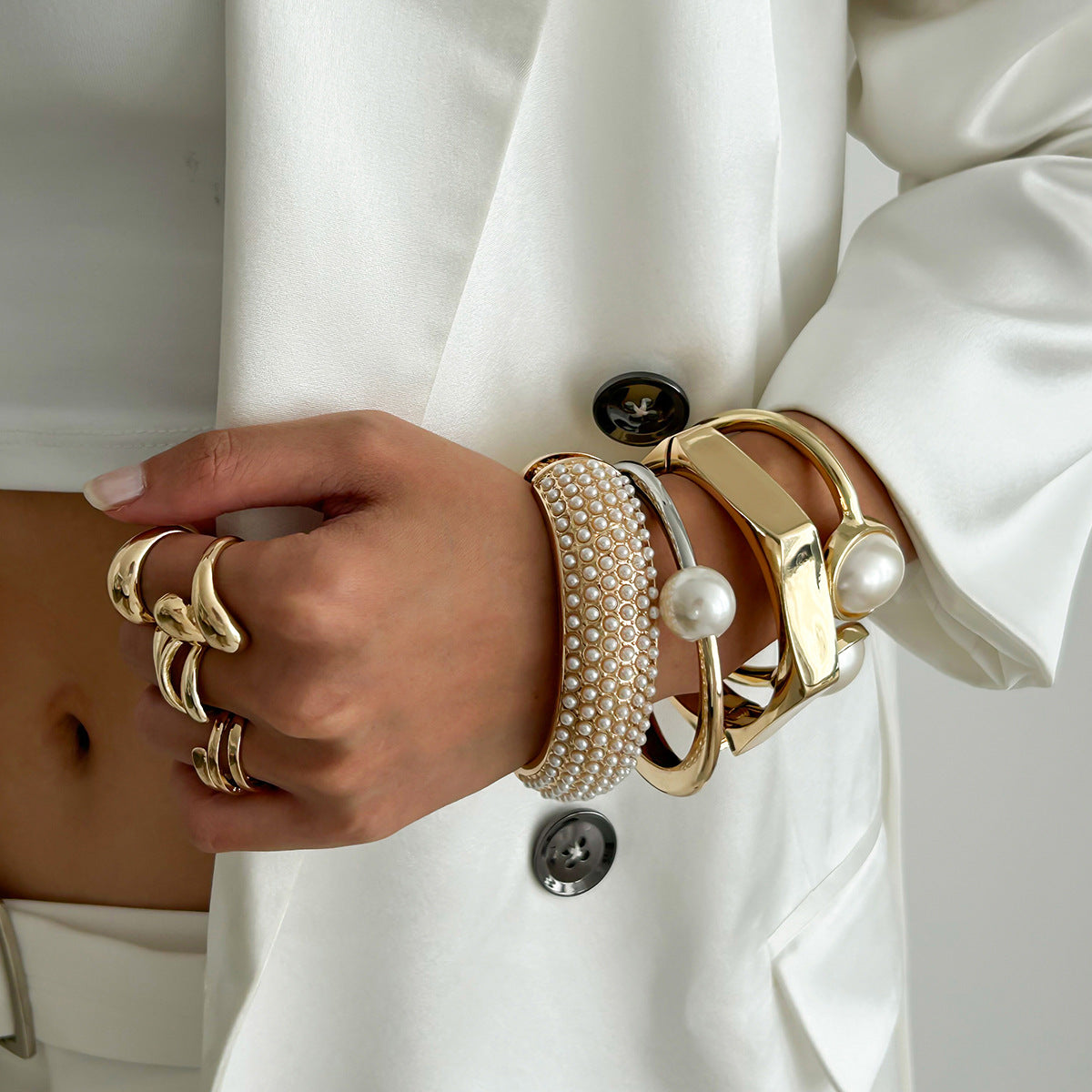 Planderful Vienna Verve Bracelet – Elegant Imitation Pearl Design