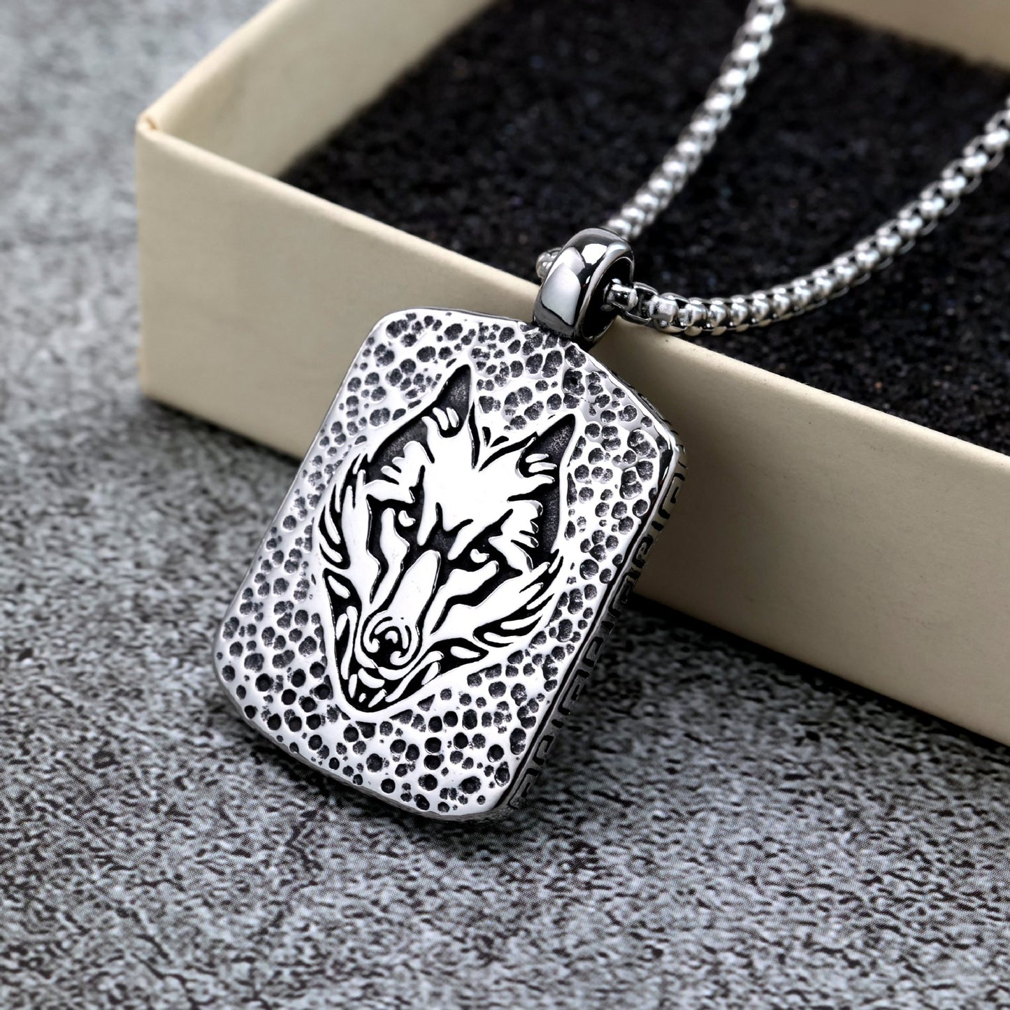 Planderful Wolf Head Pendant For Men Bold Stainless Steel Retro European American Style Necklace