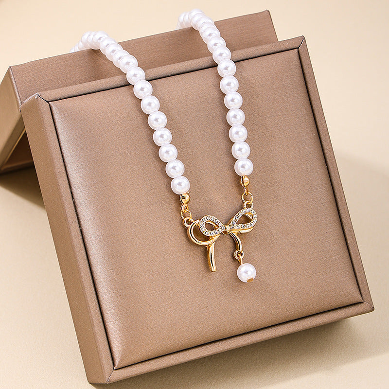 Stylish Bow Pearl Necklace with Hip-Hop Pendant